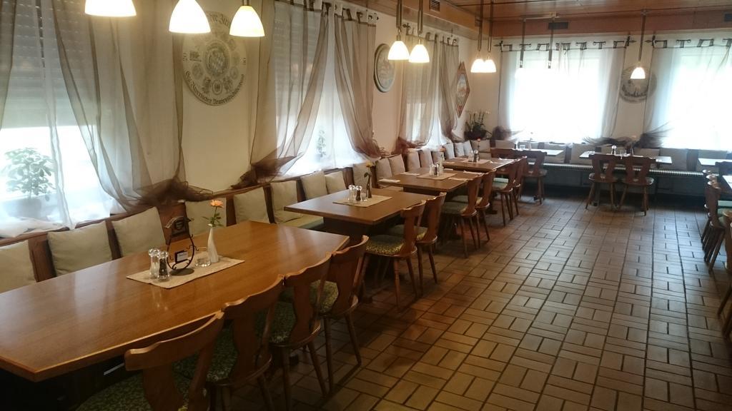 Gasthof Wilhelm Tell Fremdenzimmer Zirndorf Exterior foto